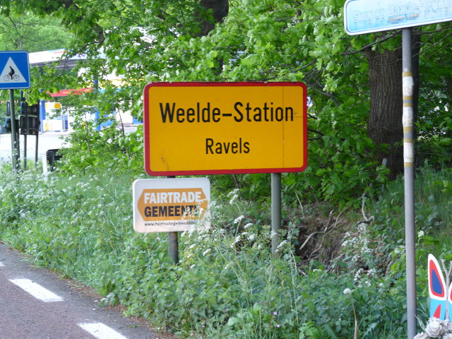 P1060013weeldestation_g
