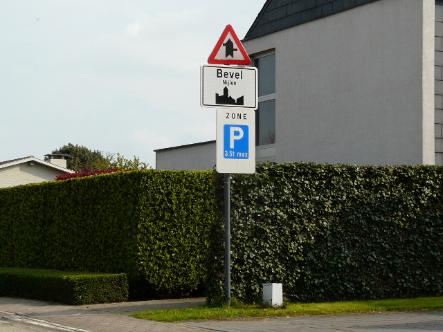 P1320112bevel_w