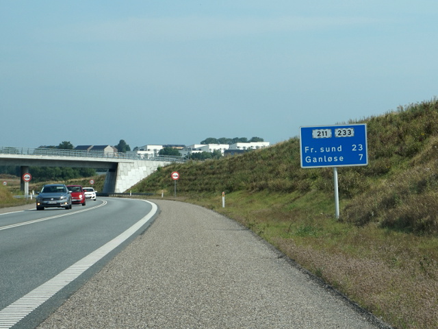 DSC04298x211ix233i