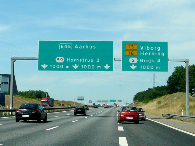P1080408e45x13x18