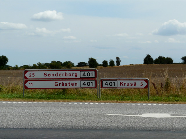P1090320x401