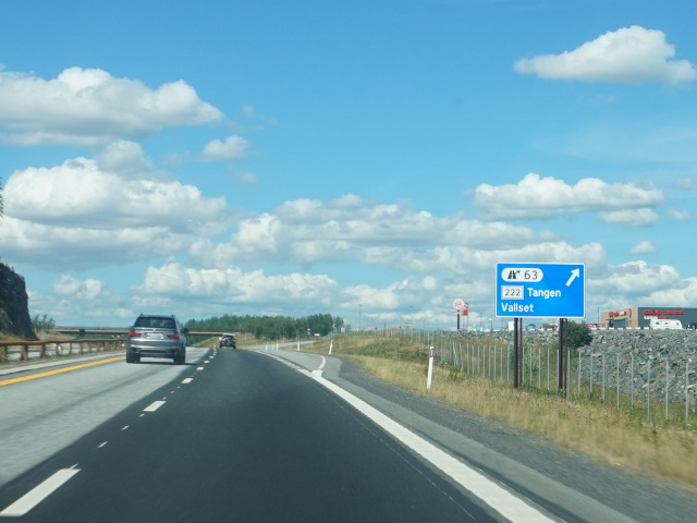 DSC01404x222