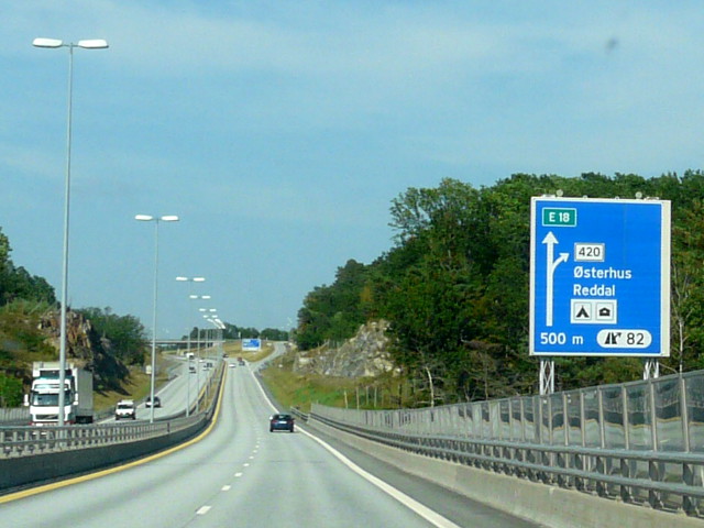P1080510x420e18