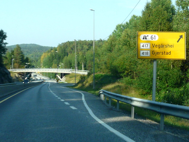 P1080545x417x418