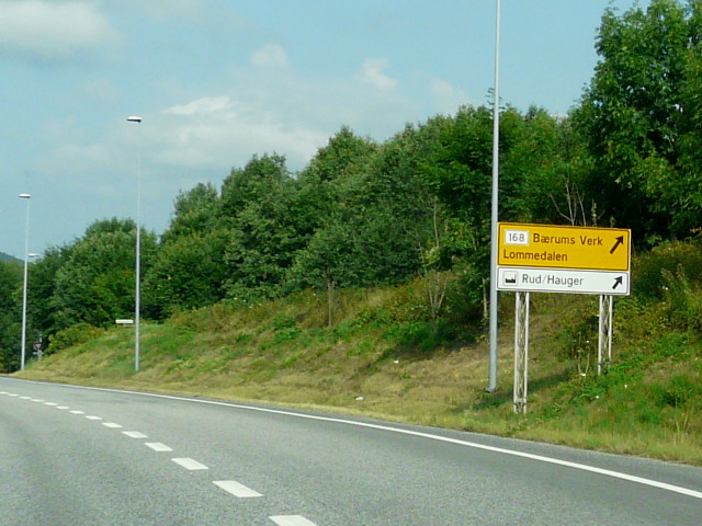 P1080664x168