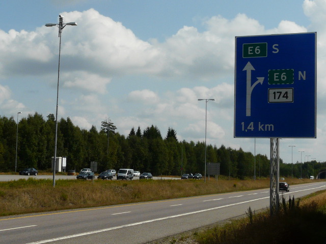 P1080693x174e6