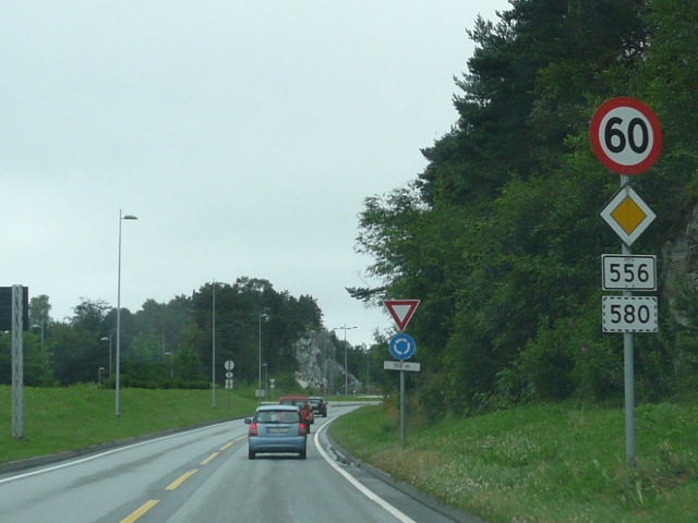 P1180372x556x580