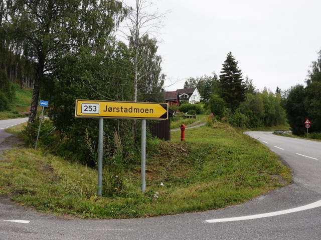 DSC04403x253