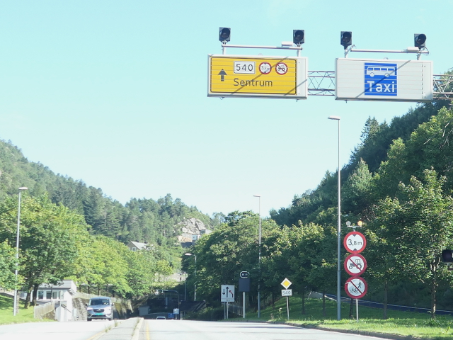 P1300170x540