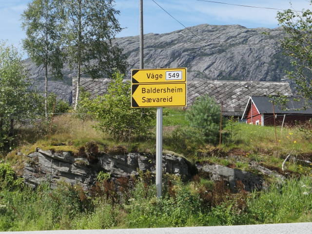 P1300214x549