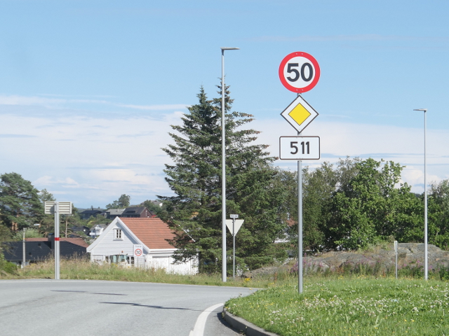 P1300259x511