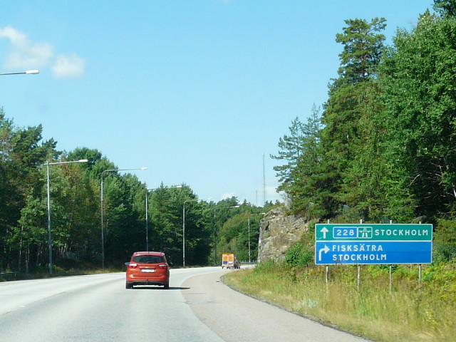 P1080981x228