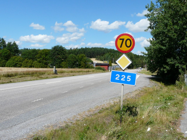 P1080997x225