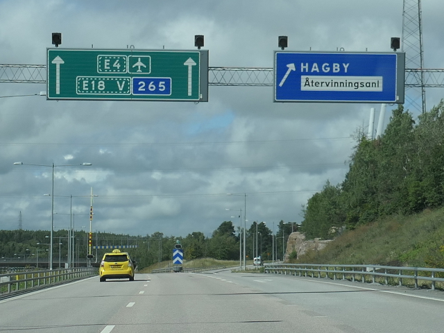 P1100542x265