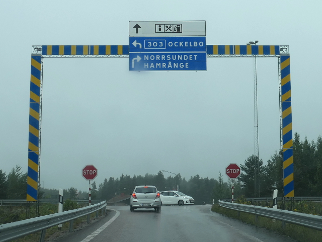 P1100556x303